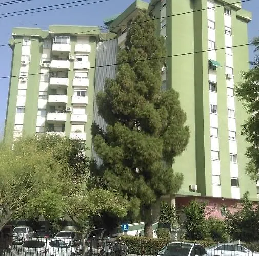 Piso muy amplio en Málaga .